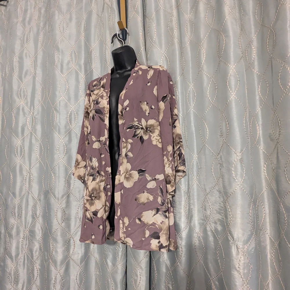 Adrienne Floral Kimono Open Top - Small - Picture 2 of 6
